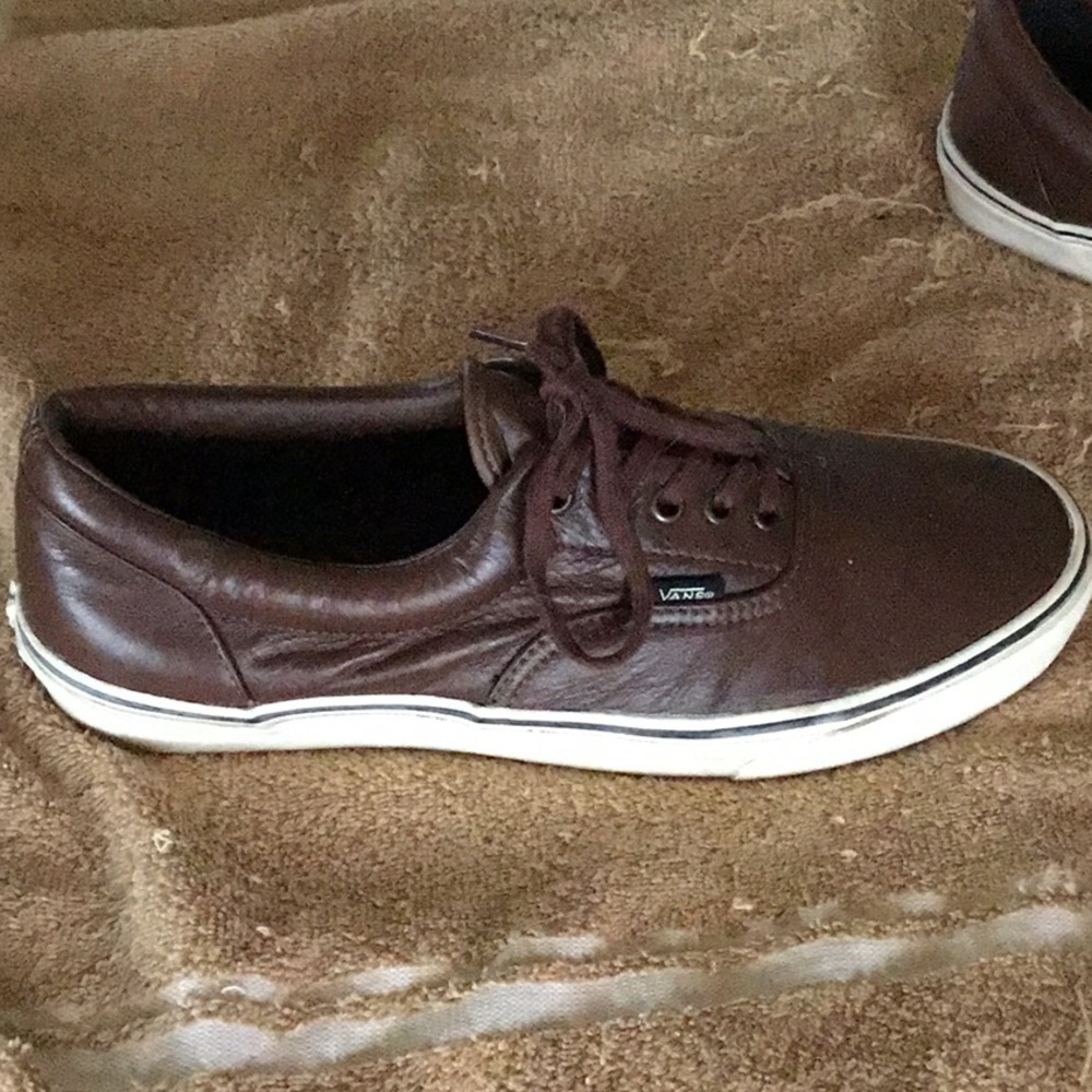VANS - Picture 2 of 6